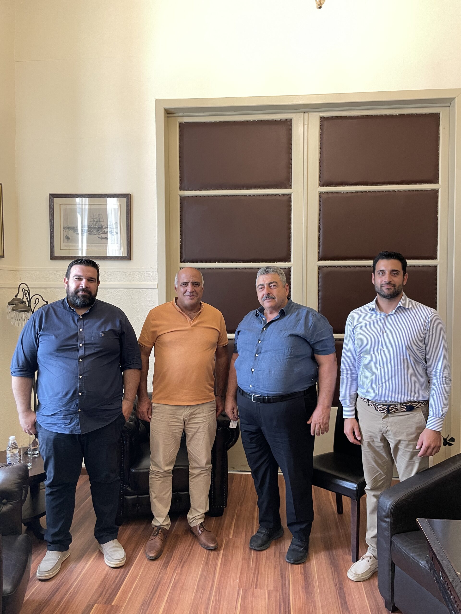 Στον αντιπεριφερειάρχη Χανίων ο πρόεδρος του Ελληνο-ινδικού Επιμελητηρίου Εμπορίου και Οικονομίας