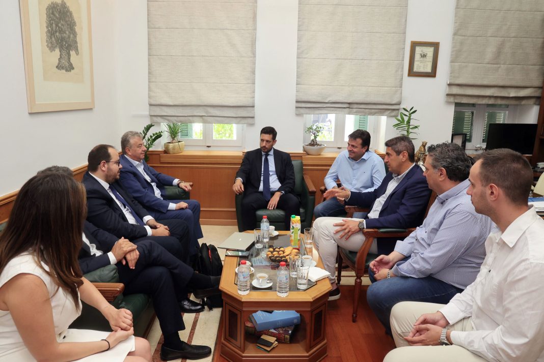 Συνάντηση του Υφυπουργού Ψηφιακής Διακυβέρνησης Κωνσταντίνου Κυρανάκη με τον Περιφερειάρχη Κρήτης