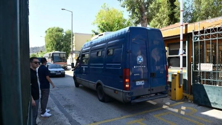 Διασύνδεση του κυκλώματος εκβιαστών με οπαδική βία «βλέπει» η ΕΛ.ΑΣ.