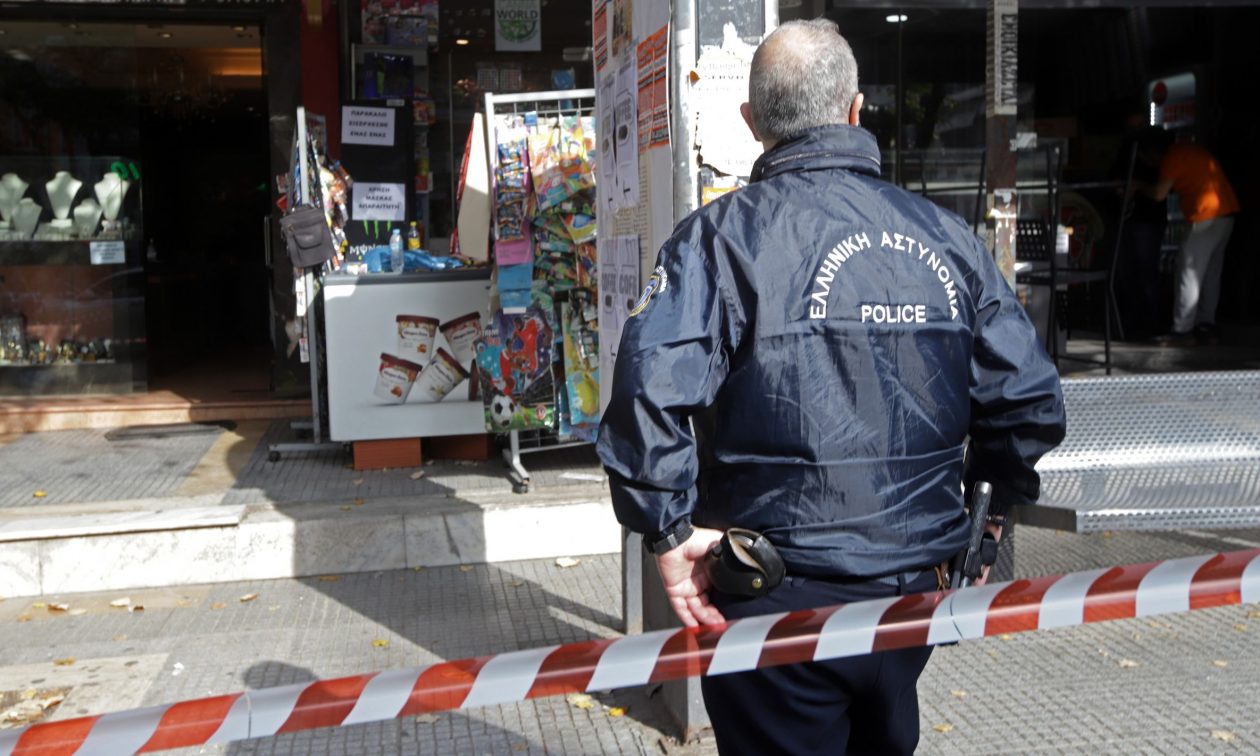 «Ποντικοί» διέρρηξαν ψιλικατζίδικο και άδειασαν τα ψυγεία – Τους κατέγραψε η κάμερα