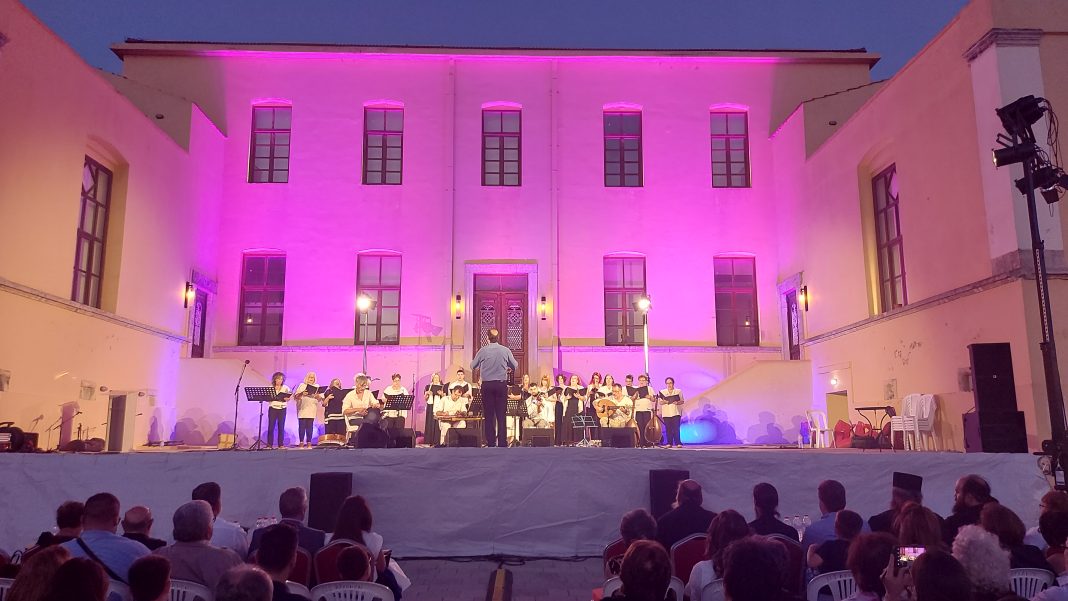 Μεγάλη γιορτή για την δραστήρια Ενορία του Αγίου Νικολάου Αρχανών – Ενθουσίασαν το κοινό μικροί και μεγάλοι μαθητές του Πολιτιστικού και Πνευματικού Κέντρου