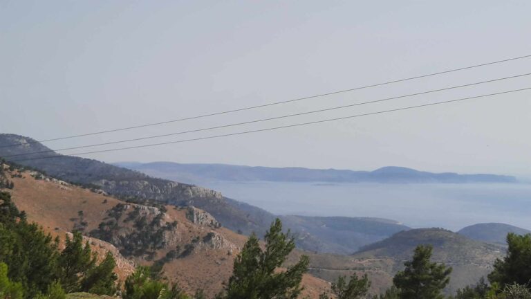 Χίος: Χωρίς ενεργό μέτωπο είναι η δασική πυρκαγιά στο νησί