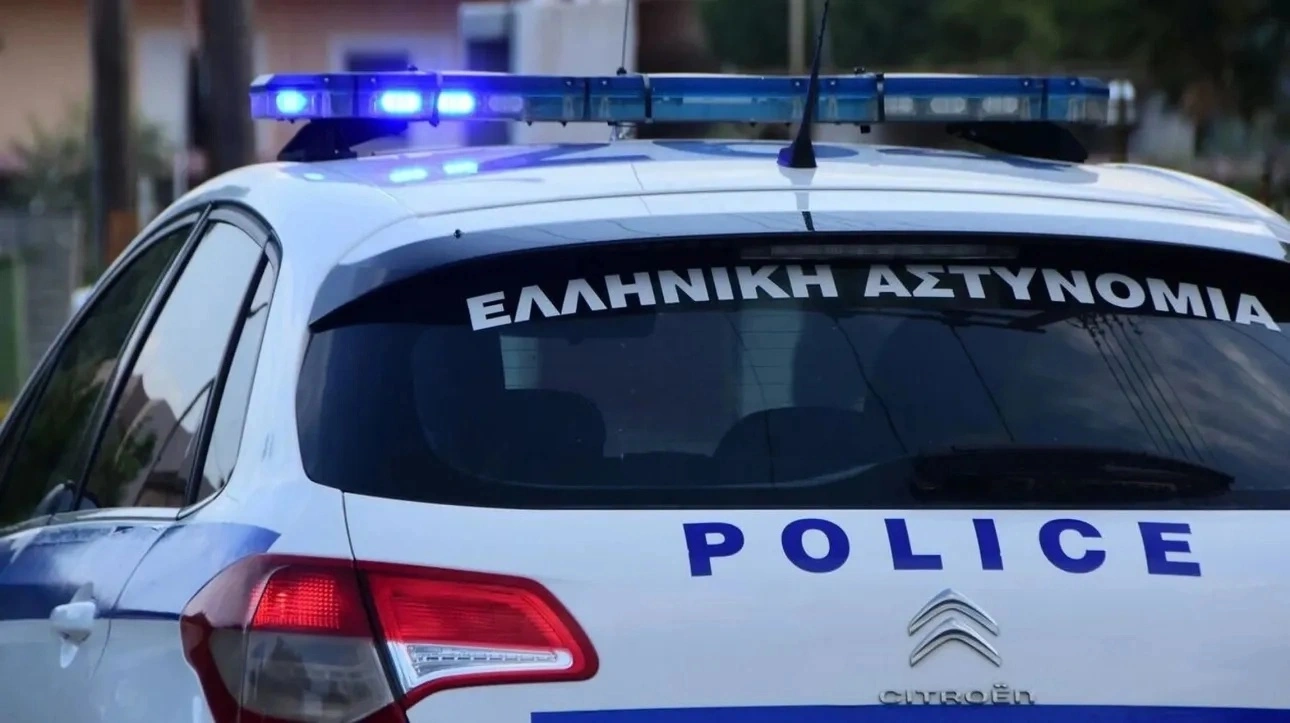 Επτά συλλήψεις από την αντιτρομοκρατική για τρεις εμπρησμούς