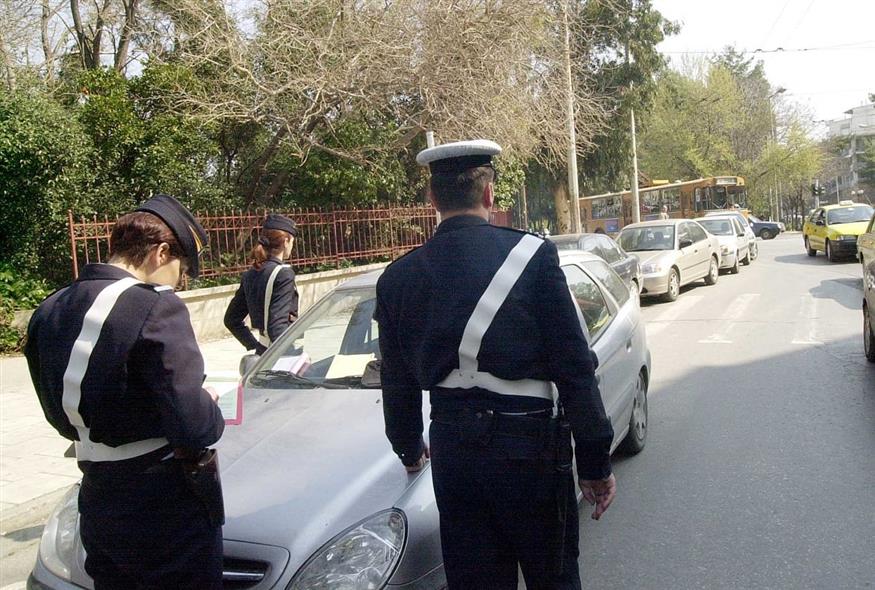 Δυτική Ελλάδα: Αυξήθηκαν οι παραβάσεις για παρεμπόδιση της κίνησης πεζών και ατόμων με αναπηρία