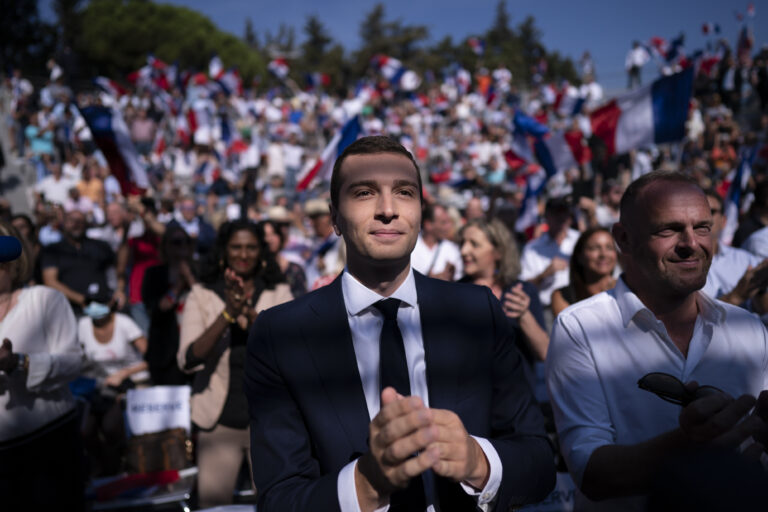 Γαλλία: 169 οι υποψήφιοι βουλευτές που ενώ προκρίθηκαν στον δεύτερο γύρο των εκλογών ανακοίνωσαν πως αποσύρονται
