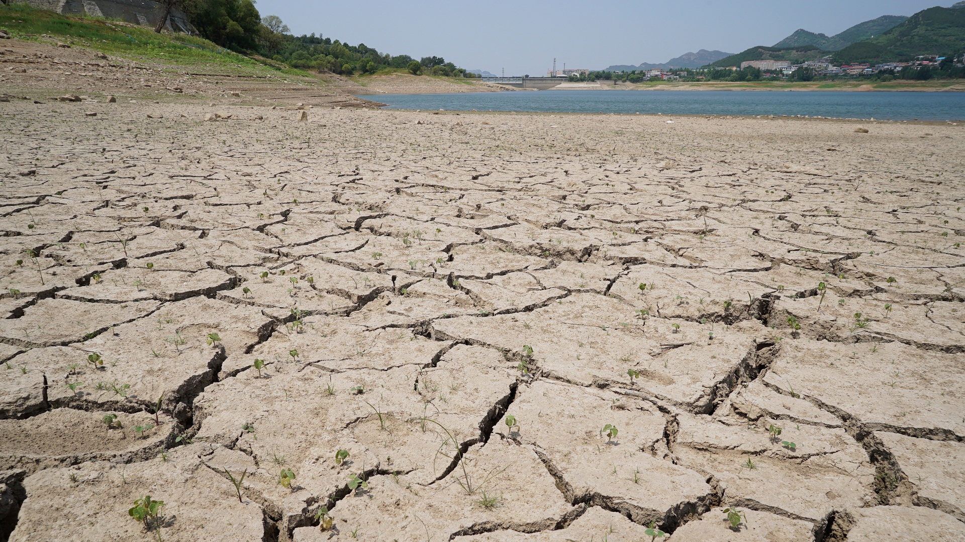 H Κίνα πλήττεται ταυτόχρονα από ξηρασία και πλημμύρες