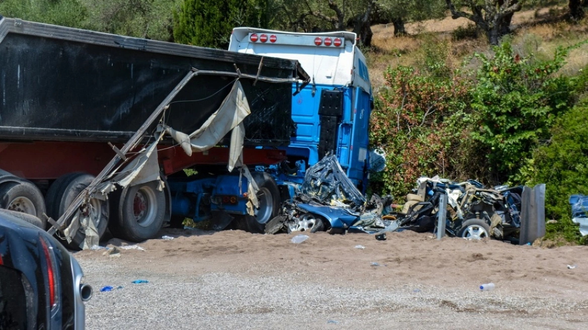 Τροχαίο στη Μεσσηνία: Φρουρούμενος νοσηλεύεται ο οδηγός της νταλίκας – 4 νεκροί, ανάμεσά τους δύο παιδιά