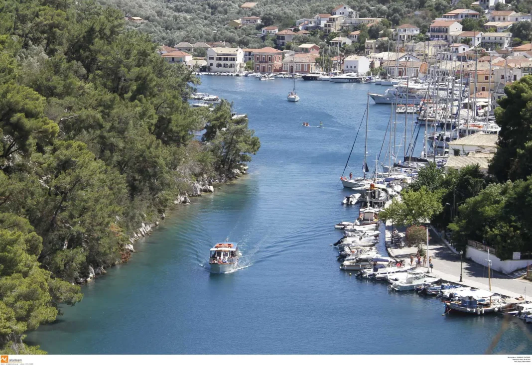 Μηχανική βλάβη σε πλοίο με προορισμό τους Παξούς – Επέστρεψε στην Κέρκυρα