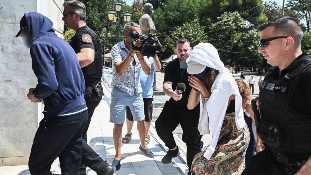 Από το πρωί απολογείται το ζευγάρι για τη δολοφονία του 64χρονου - Μπορεί να οφείλεται σε παθολογικά αίτια ο θάνατός του