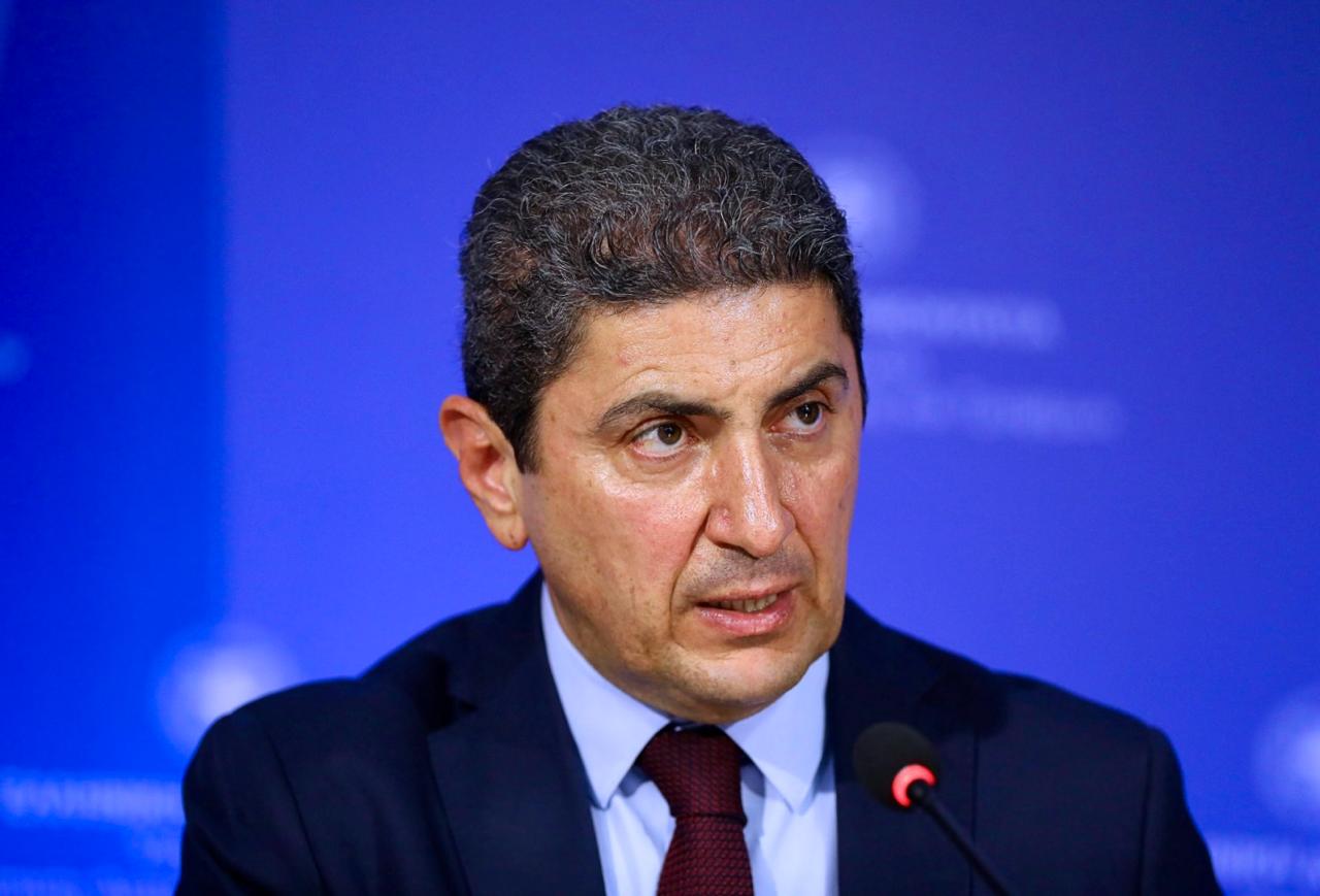 Λευτέρης Αυγενάκης: Τι είπε ο εργαζόμενος μετά το επεισόδιο με τον βουλευτή