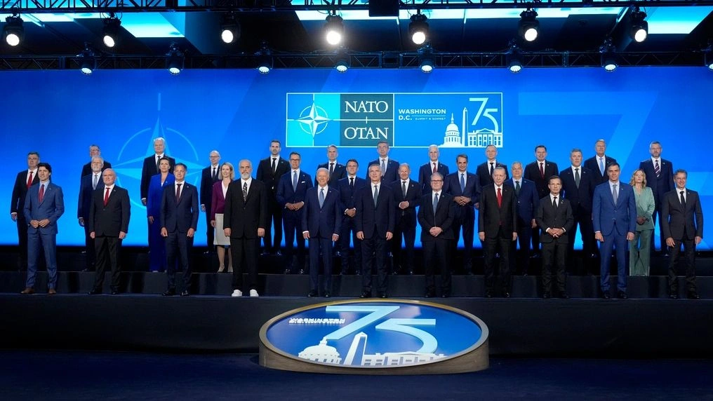 Στρατιωτική βοήθεια μαμούθ 40 δισ. προς την Ουκρανία αποφάσισε το ΝΑΤΟ