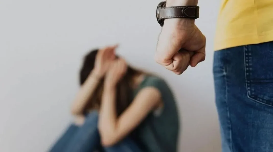 Στη φυλακή για ενδοοικογενειακή βία εναντίον της πρώην συζύγου του 42χρονος
