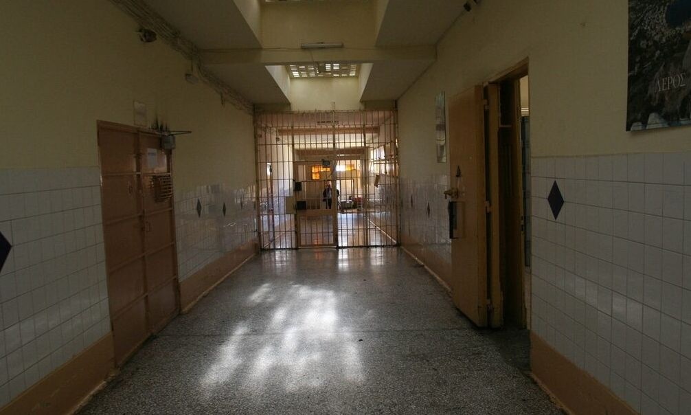 15 άτομα είχαν ρημάξει το νησί με λεία 600.000 ευρώ - Αναμεσά τους έγκλειστοι φυλακών