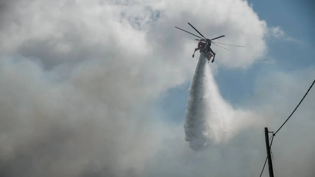 Φωτιά στην Εύβοια: Χωρίς ενεργές εστίες το πύρινο μέτωπο, τραυματίστηκαν δύο πυροσβέστες