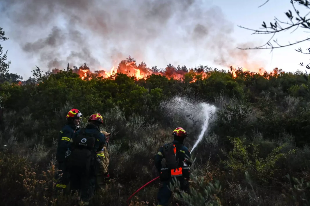 Ιερέας μίλησε για την φωτιά σε πανηγύρι στην περιοχή Αγία Μαρίνα – «Το ρεζουμέ είναι ότι δεν καήκαμε»