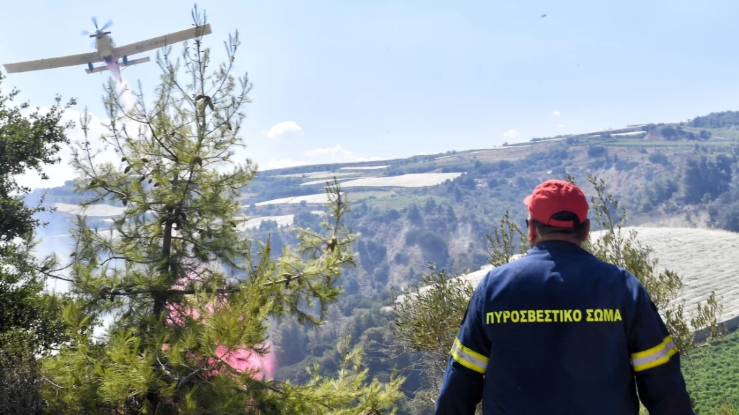 Φωτιά στο Λιτόχωρο – Στη μάχη έξι εναέρια μέσα