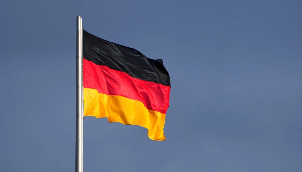 Ανησυχούν οι Γερμανοί για ενδεχόμενη νίκη του Τραμπ: Τι κατέγραψε δημοσκόπηση