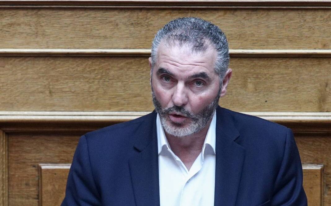 Μανόλης Χνάρης: «Η πλήρης αποδιάρθρωση της ψυχικής υγείας «βαφτίζεται» ψυχιατρική μεταρρύθμιση»