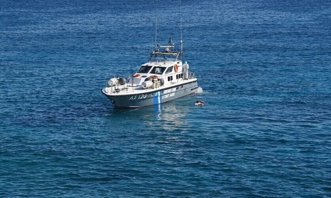 Βούλιαξε τουριστικό καταμαράν με Ελβετούς