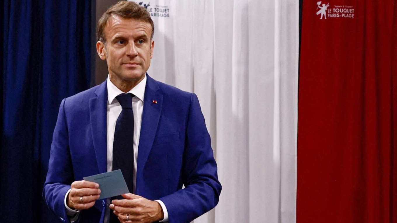 Γαλλικές εκλογές: Γιατί αποσύρθηκαν υποψήφιοι από τον β’ γύρο - Οι 79 από τους 213 είναι του Μακρόν