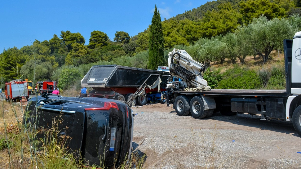 Τροχαίο στη Μεσσηνία: Διπλή οικογενειακή τραγωδία – Λύγισαν οι διασώστες στη θέα των τεσσάρων νεκρών