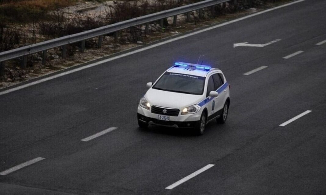 Πέταξε σιδερόβεργα σε οδηγό μοτοσυκλέτας και τον τραυμάτισε!