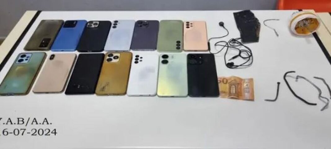 Ειδική επιχείρηση της ΕΛΑΣ στις φυλακές νέων Αυλώνα - Βρέθηκαν 15 κινητά τηλέφωνα