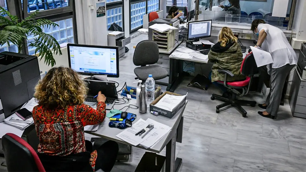 Φορολογικές δηλώσεις: Τα SOS και τα ψιλά γράμματα της παράτασης