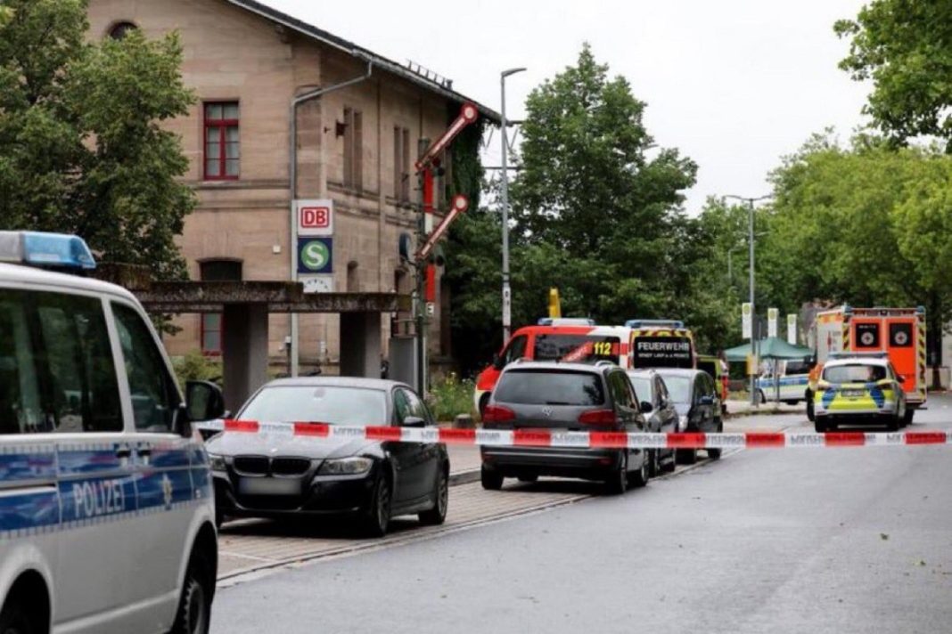Γερμανία: Ιρανός απείλησε με μαχαίρι αστυνομικούς κοντά στη Νυρεμβέργη - Τον πυροβόλησαν θανάσιμα στην κοιλιά