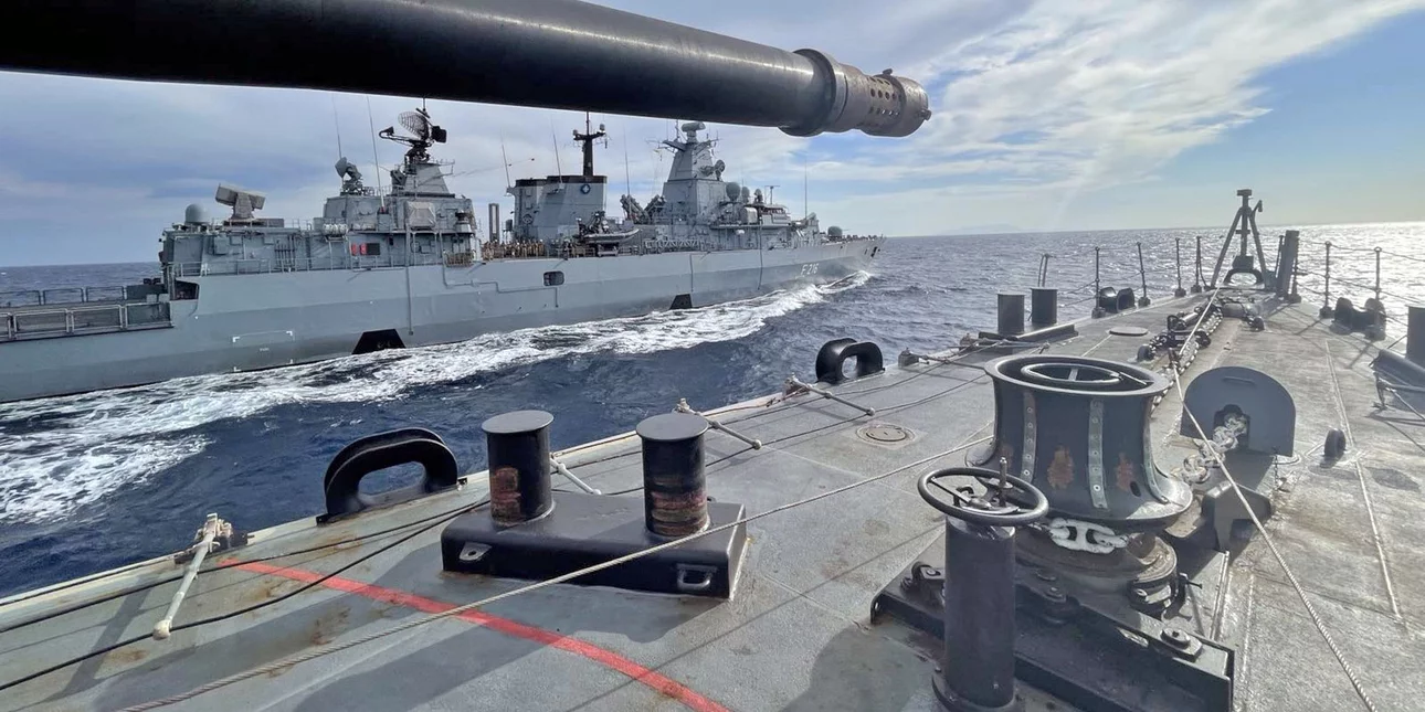 Γιατί η Τουρκία έστησε το σκηνικό έντασης στην Κάσο με πολεμικά πλοία – Οι διπλωματικές κινήσεις και το παρασκήνιο