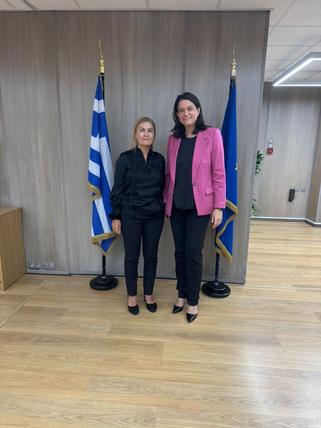 Mε την Υπουργό Εργασίας και Κοινωνικής Ασφάλισης συναντήθηκε η Σέβη Βολουδάκη
