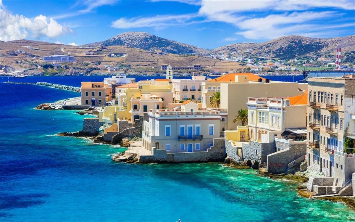 Τουρισμός: Πλαφόν στα AirBnB και πράσινο τέλος στις τουριστικές δραστηριότητες