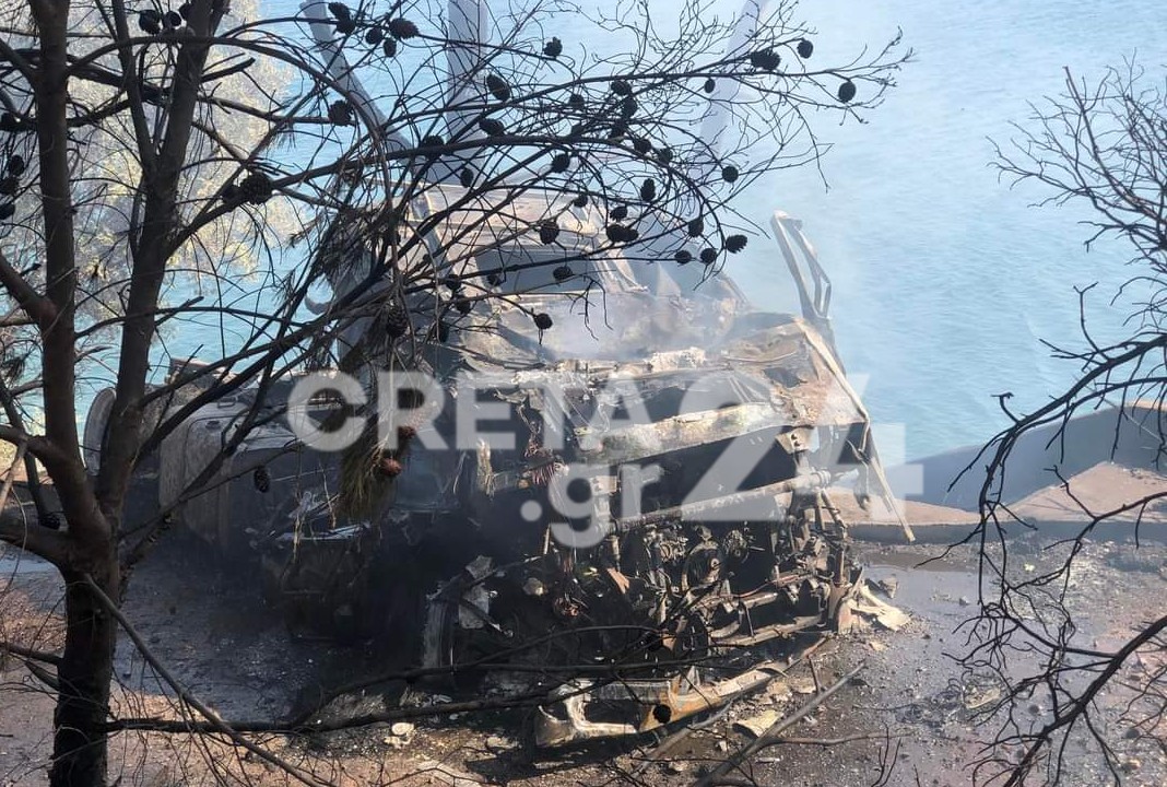 Νεκρός οδηγός φορτηγού που έπεσε σε γκρεμό και τυλίχθηκε στις φλόγες