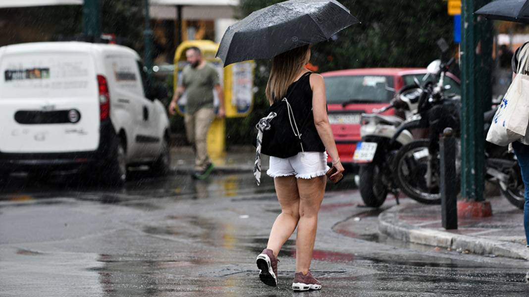 Υποχωρεί ο καύσωνας - Έρχονται οι καταιγίδες και μπουρίνια τις επόμενες ώρες