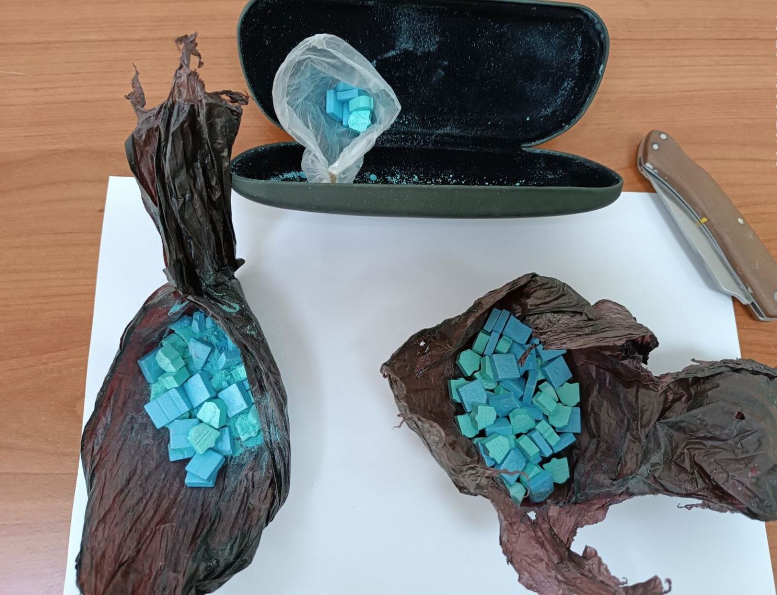 Ηράκλειο: Από το πλοίο στα κρατητήρια για ναρκωτικά χάπια και μαχαίρι