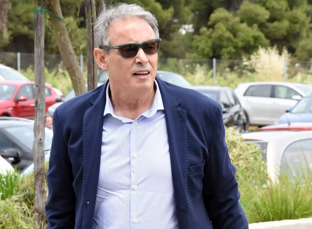 Παντρεύτηκε ο Ιορδάνης Χασαπόπουλος – Η φωτογραφία από τον γάμο του