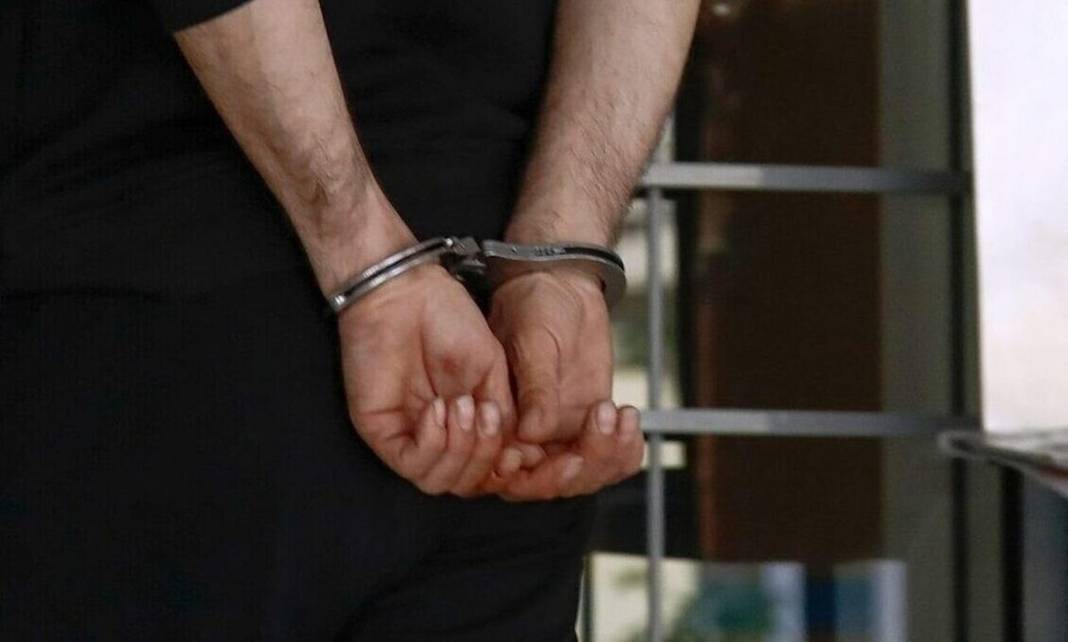 Χειροπέδες σε 38χρονο αλλοδαπό που διακινούσε κρυσταλλική μεθαμφεταμίνη