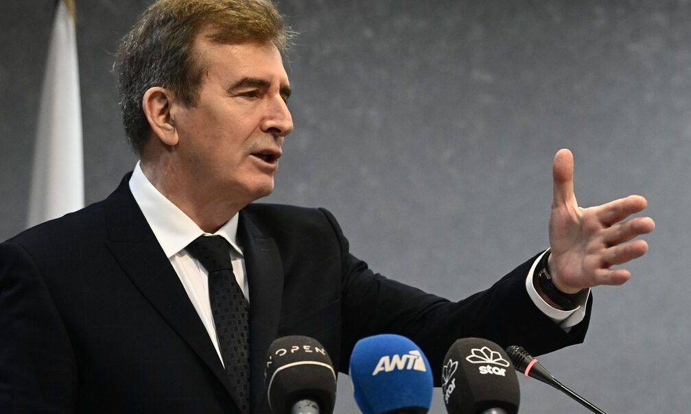 Χρυσοχοΐδης: Υπάρχουν 4 – 5 ανοιχτές δικογραφίες για τη Μύκονο – Τι είπε για την οπαδική βία