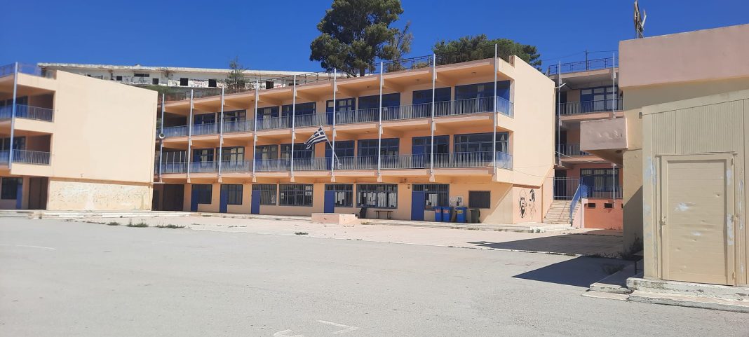 Επανένωση αποφοίτων του 1984 του ΓΕΛ Μοιρών 40χρονια μετά!