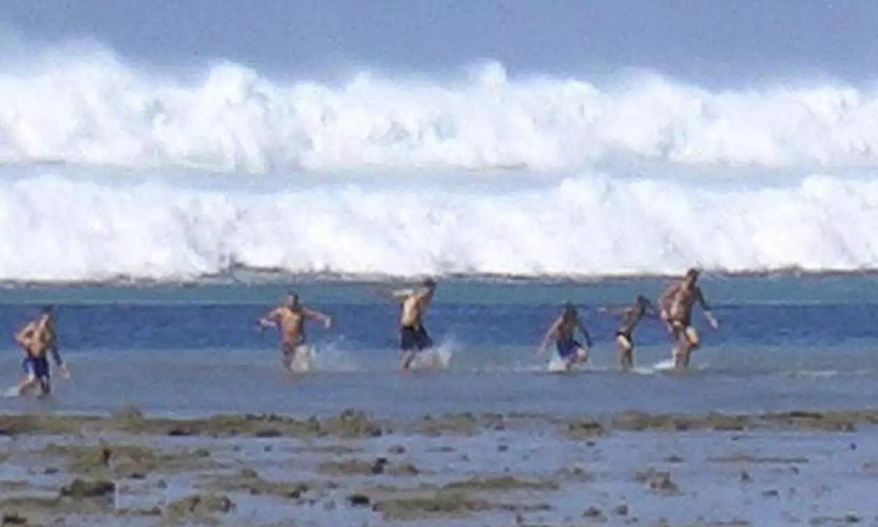 Δευτερόλεπτα πριν την τραγωδία: Η μοναδική φωτογραφία από το τσουνάμι που σκότωσε 220.000 ανθρώπους