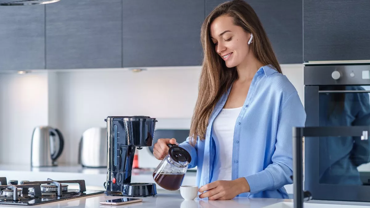 Συνάντηση Μακρόν-Λεπέν εν μέσω πολιτικού αδιεξόδου στη Γαλλία – «Να γίνει δημοψήφισμα»