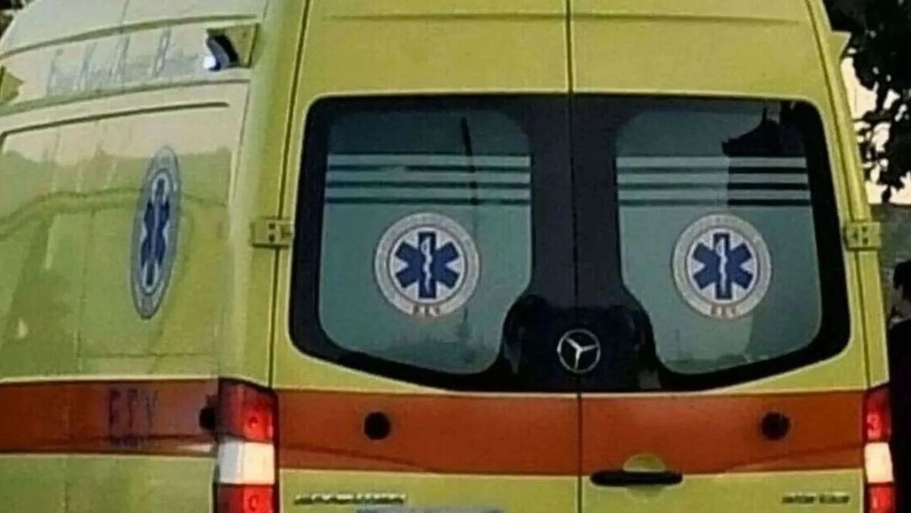 Μετωπική σύγκρουση δύο ΙΧ – Βαριά τραυματίας 16χρονος οδηγός