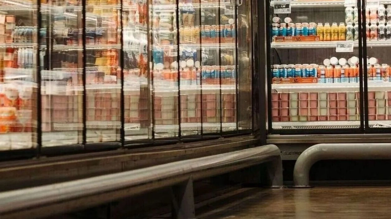 Τρόφιμα: Σε ποια προϊόντα καταγράφηκαν αυξήσεις και μειώσεις τιμών μέσα στο καλοκαίρι