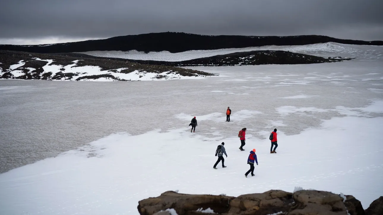 Ένας νεκρός και δύο αγνοούμενοι μετά την κατάρρευση σπηλαίου πάγου στην Ισλανδία