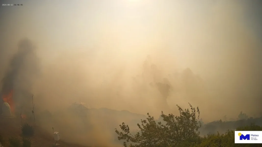 Πυρκαγιά στην Πεντέλη: Στις εγκαταστάσεις του Αστεροσκοπείου Αθηνών η φωτιά