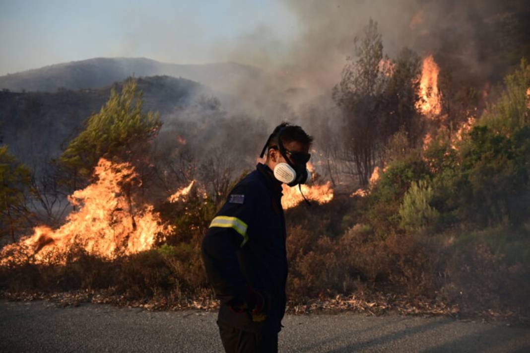 Οδηγίες της ΕΛΑΣ προς πολίτες: Μην επιστρέφετε σε περιοχές που έχουν καεί – Αποφύγετε άσκοπες μετακινήσεις