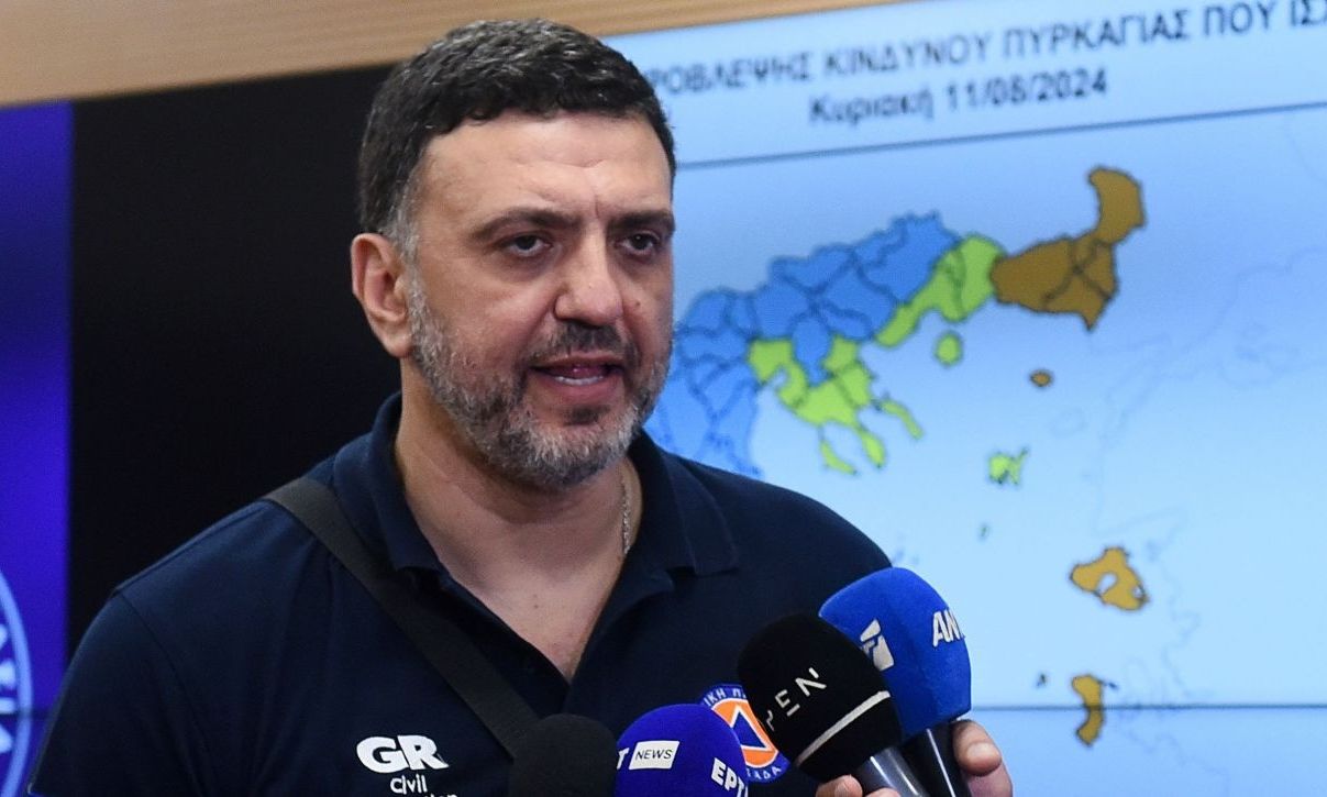 Κικίλιας: «Μέσα σε 17 λεπτά ελέγξαμε τη φωτιά στο Μαρούσι» – Βίντεο από το drone της Πυροσβεστικής