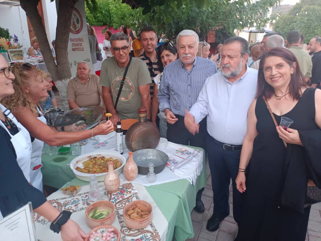 Οι Μινωικές γεύσεις μαγνήτισαν πλήθος κόσμου στο φεστιβάλ Κρητικής κουζίνας