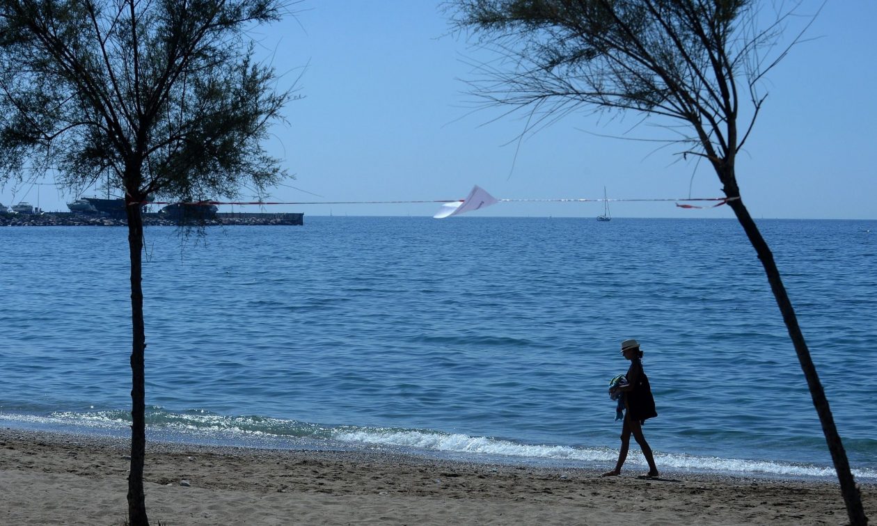 Υπουργείο Υγείας: Σε ποιες ακτές της Αττικής απαγορεύεται η κολύμβηση