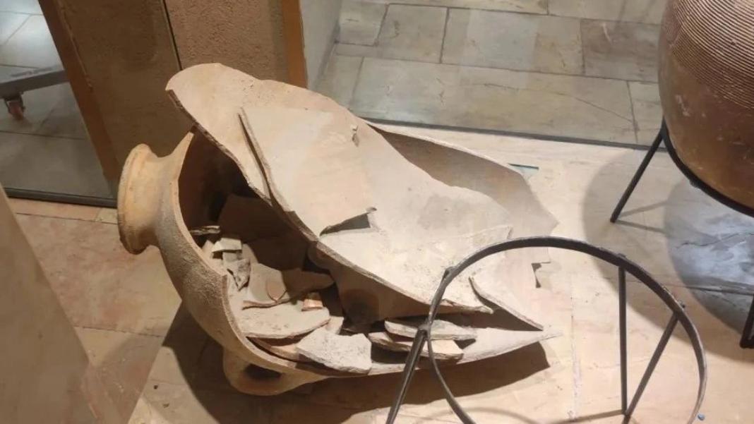 Τετράχρονο αγόρι έσπασε αγγείο ηλικίας 3.500 ετών σε μουσείο - «'Ηταν περίεργος να δει τι έχει μέσα»